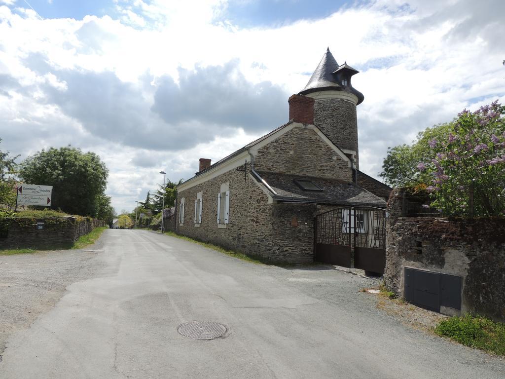 Les Chambres Du Meunier Juigne-sur-Loire Exterior foto