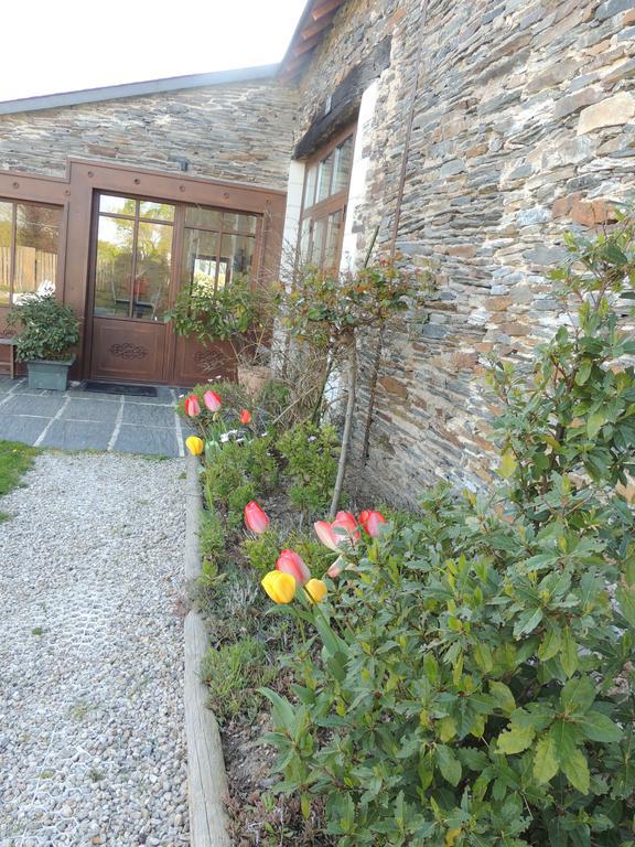 Les Chambres Du Meunier Juigne-sur-Loire Exterior foto